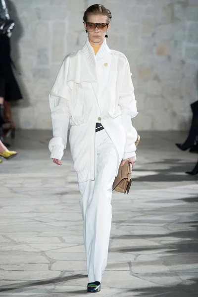 Look 34